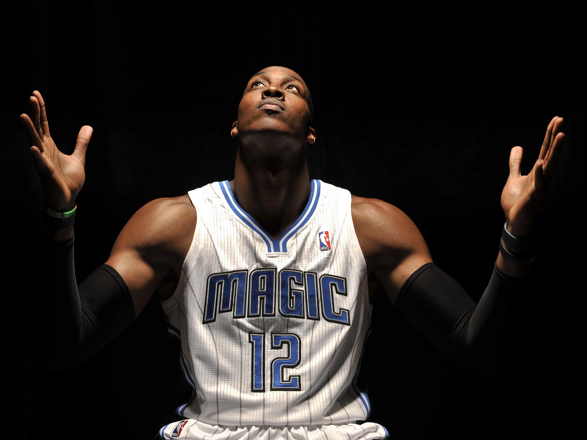 埃泽：丁丁是高水平足球思想家，这类球员是我自幼仰望的榜样（埃泽：丁丁是顶级足球智者，这样的球员是我从小崇拜的典范）