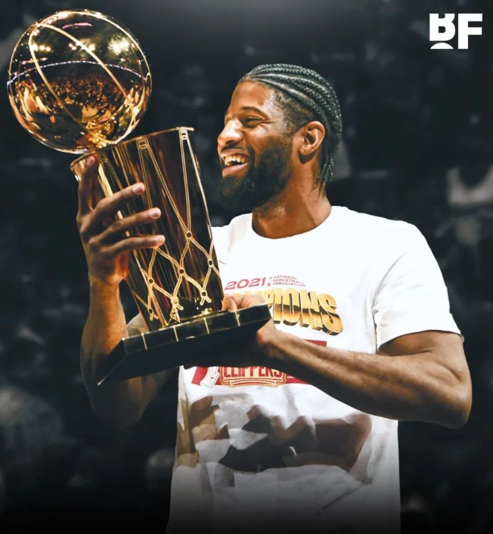 鲍曼：不关心诺伊尔是否重返德国队；人们似乎不尊重他的决定（鲍曼：不在意诺伊尔是否重返德国队，外界并未尊重他的选择）