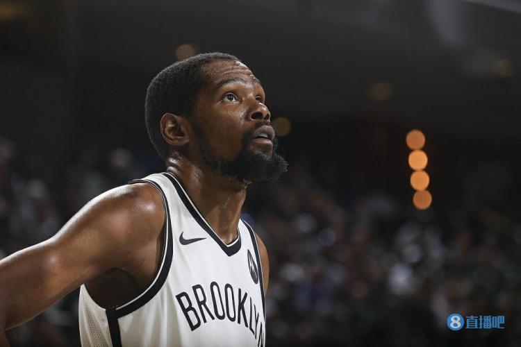 川超联赛出现暴力事件，凉山队球员比赛结束后飞踹裁判（川超联赛赛后爆发冲突：凉山队球员飞踹裁判）