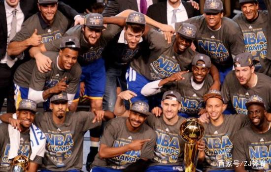 曼联对西汉姆的新布莱恩·姆贝莫罚球判决：裁判的智慧与争议（曼联vs西汉姆：布莱恩·姆贝莫点球判罚，裁判智慧与争议并存）